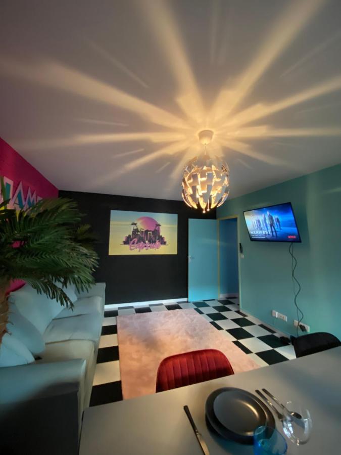 Capsule Miami Vice - Jacuzzi - Billard - Ecran Cinema & Netflix - Ping-Pong - Nintendo & Jeux- Liévin Exterior foto