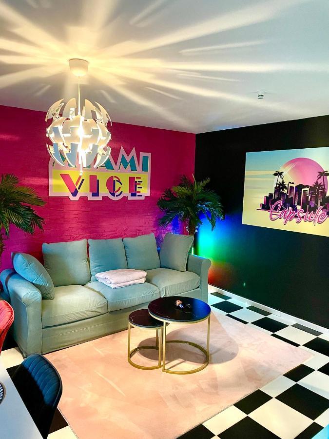 Capsule Miami Vice - Jacuzzi - Billard - Ecran Cinema & Netflix - Ping-Pong - Nintendo & Jeux- Liévin Exterior foto