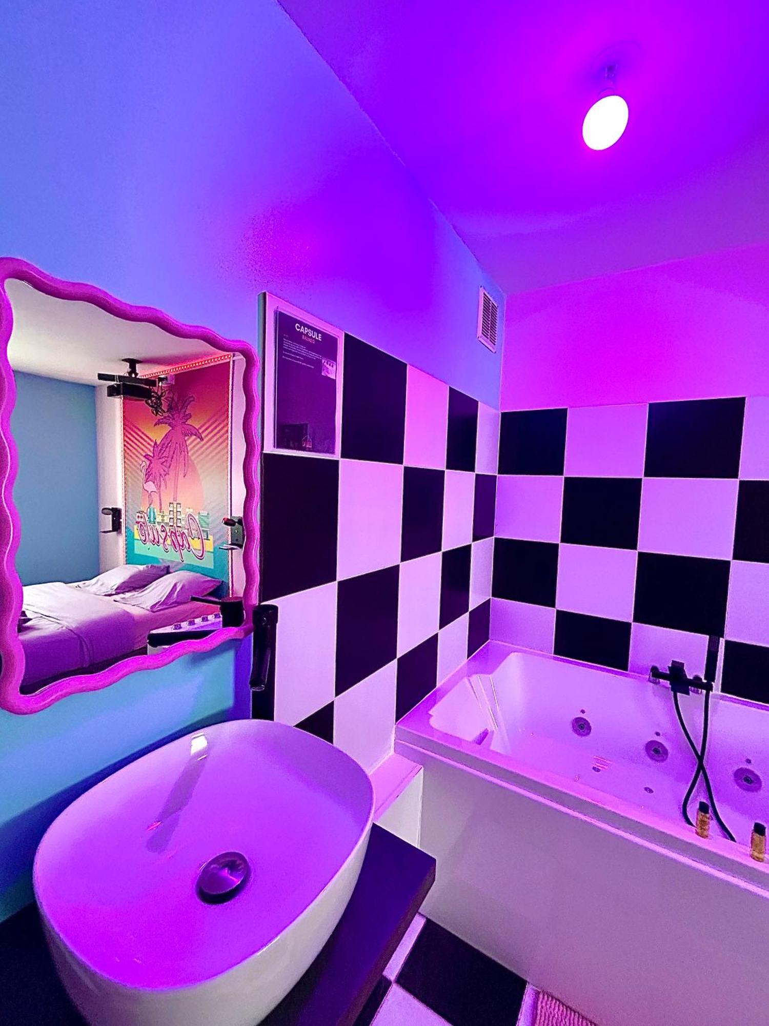 Capsule Miami Vice - Jacuzzi - Billard - Ecran Cinema & Netflix - Ping-Pong - Nintendo & Jeux- Liévin Exterior foto