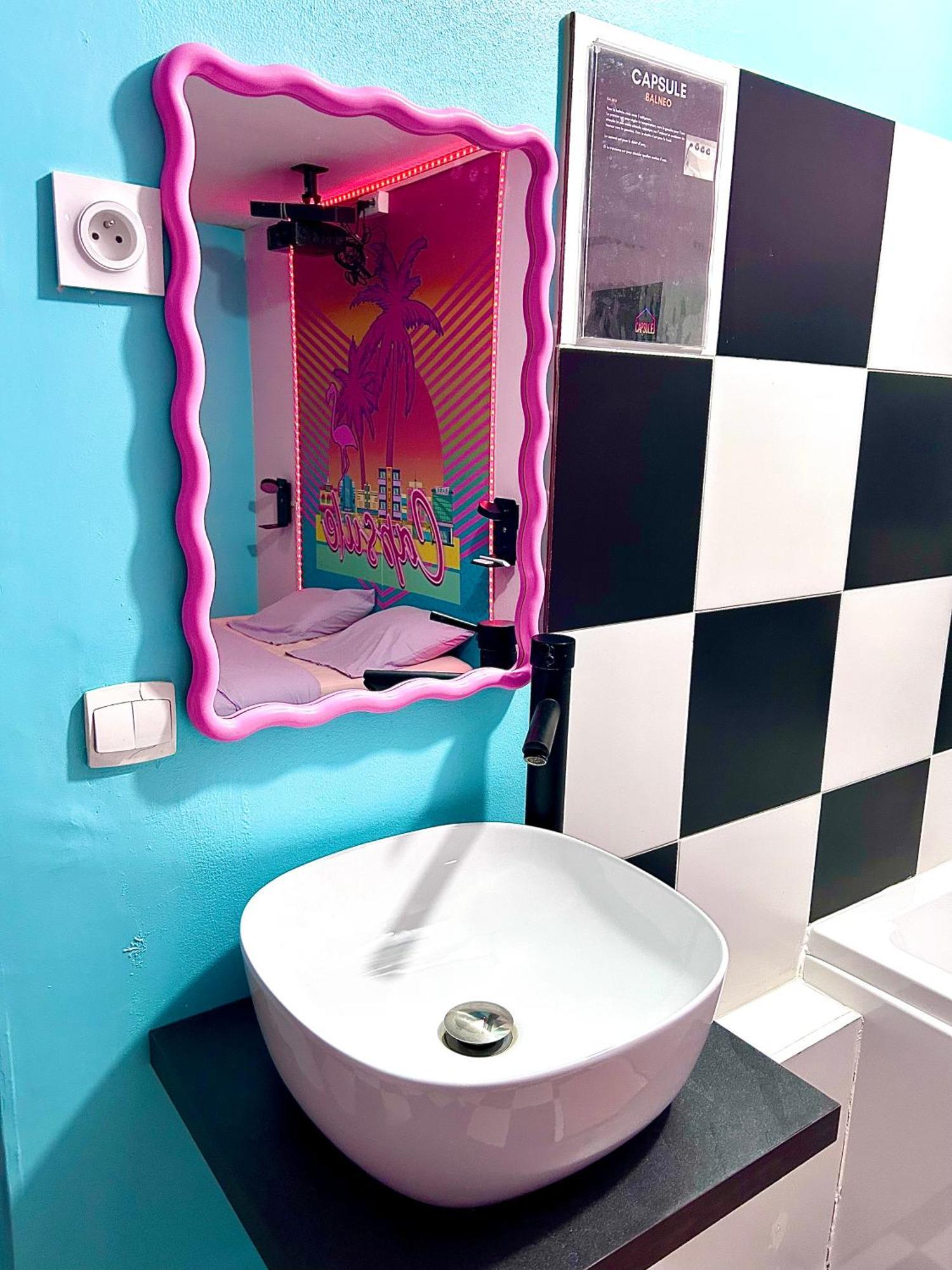Capsule Miami Vice - Jacuzzi - Billard - Ecran Cinema & Netflix - Ping-Pong - Nintendo & Jeux- Liévin Exterior foto